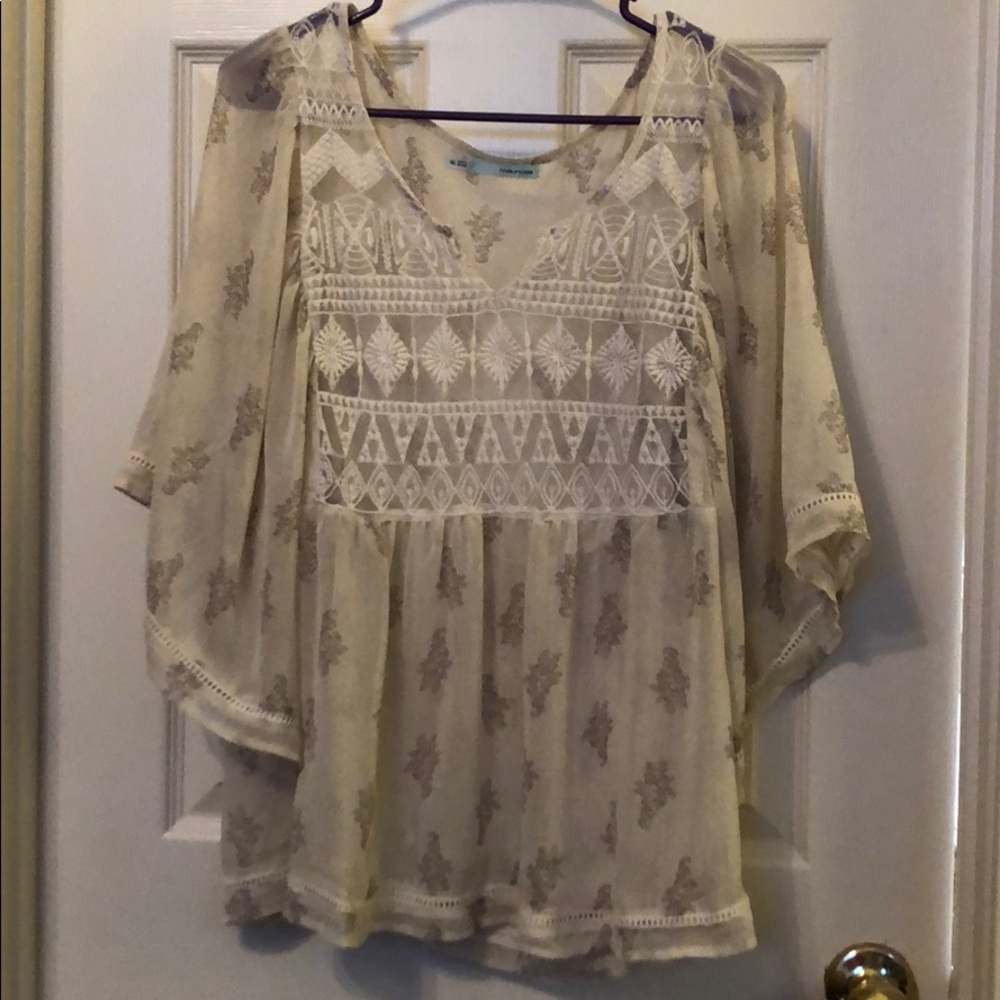 Maurice’s top size XXL